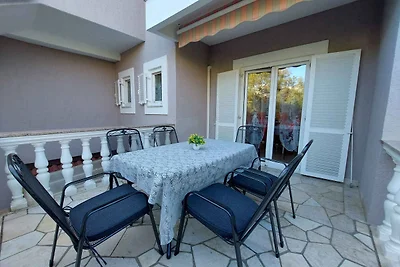 Ferienwohnung mit Balkon und Pool