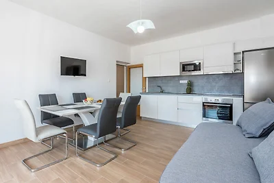 Ferienwohnung mit Balkon und Pool