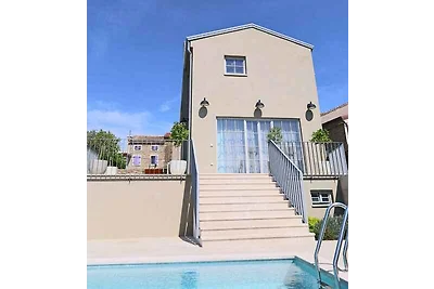 Villa mit beheiztem Pool