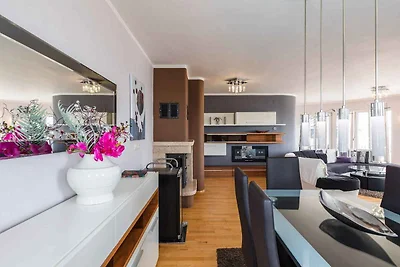 Villa mit Swimmingpool und Whirlpool