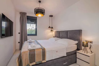 Ferienwohnung mit Pool und Klimaanlage
