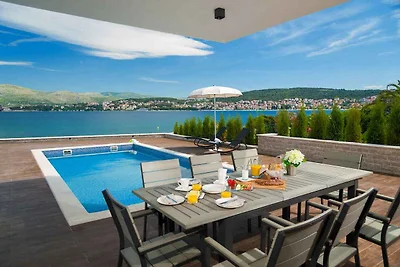FerienHaus Schöne Luxusvilla mit Blick auf da