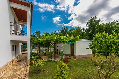 Ferienhaus mit Pool und Klimaanlage