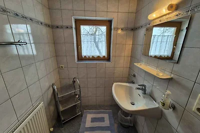 Ferienhaus mit Balkon und Garten