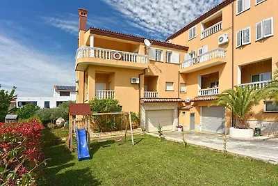 Ferienwohnung mit Klimaanlage und Balkon