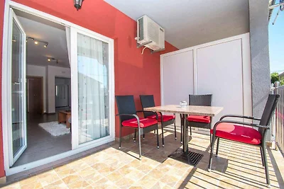 Gemütliche Ferienwohnung AS in Vodice mit Gar