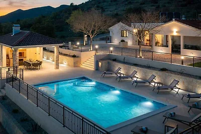 Ferienhaus mit Klimaanlage und Pool
