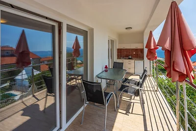 Ferienhaus mit Pool und Klimaanlage