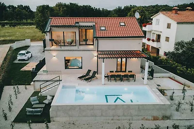 Villa mit Pool, Klimaanlage
