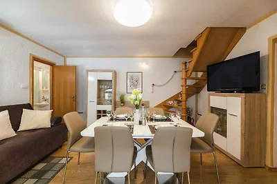 Ferienhaus mit Swimmingpool, Terrasse und