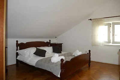 Apartment mit zwei Schlafzimmern im zweiten S