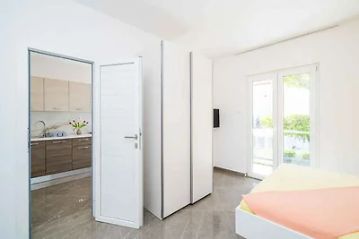 Ferienwohnung mit Klimaanlage und Balkon in