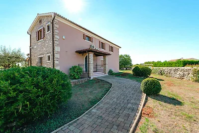 Villa mit Pool und Klimaanlage