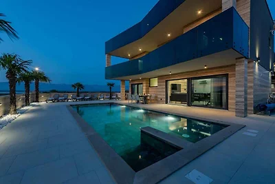 Luxuriöse Villa am Sandstrand von Privlaka