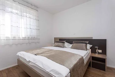 Ferienwohnung mit Balkon und Klimaanlage