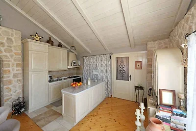 Komfortables Ferienhaus Vanja mit Meerblick u