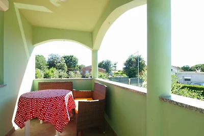 Ferienhaus mit Swimmingpool und überdachter