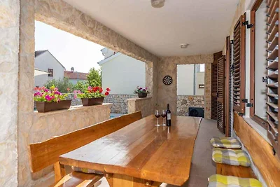 Villa mit Pool, Whirlpool und Sauna