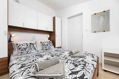 Ferienwohnung für 3 Personen, WLAN, Klimaanla