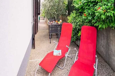 Ferienwohnung mit schöner Terrasse, in der Nä