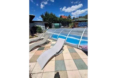 Ferienhaus mit Pool, Klima und moderner