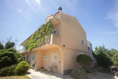 Ferienwohnung mit Klimaanlage und Balkon