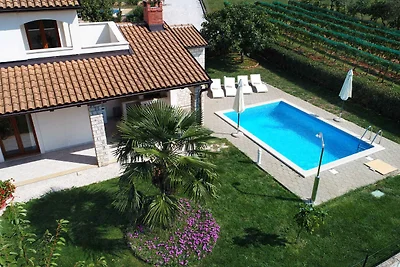 Villa mit Pool und Klimaanlage