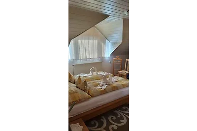 Ferienwohnung mit Gartenpavillon und Grill