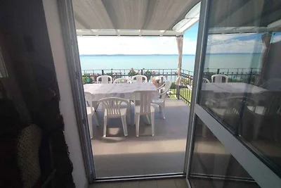 Ferienwohnung direkt am See mit eigener Steg
