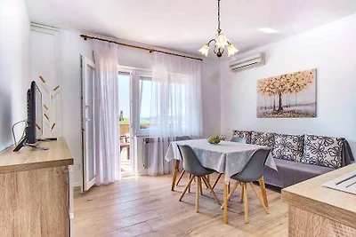 Ferienwohnung mit Terrasse und Meerblick