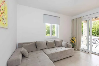 Ferienwohnung mit gemeinsamen Pool ruhig