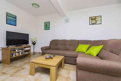 Ferienwohnung mit Klimaanlage und Balkon dire