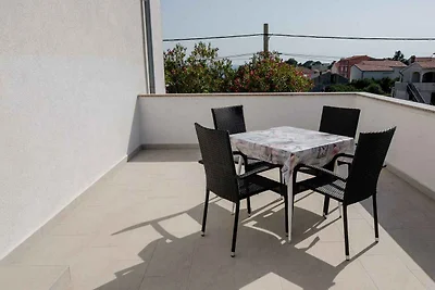 Apartment mit zwei Schlafzimmern und einem Ba