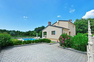 Villa mit Pool und Klimaanlage