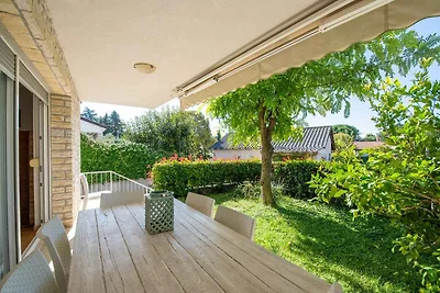 Ferienwohnung mit Terrasse und Garten