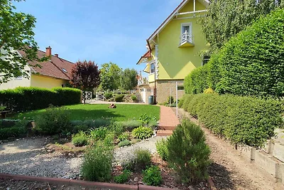 Ferienwohnung in ruhiger Lage mit Garten