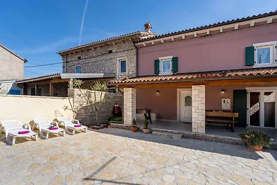 Ferienhaus mit Privatpool und Klimaanlage