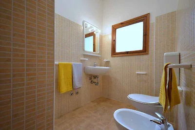 Ferienwohnung mit Balkon und Klimaanlage
