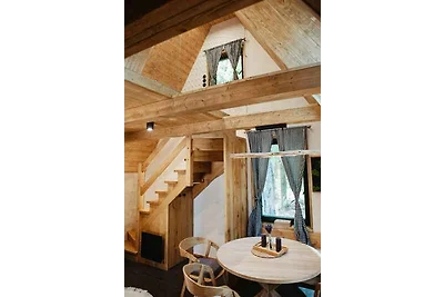 Hütte mit Kamin und Freisitz und mit