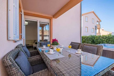 Ferienwohnung mit Klimaanlage und Jakuzzi