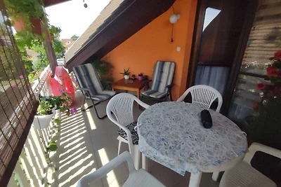 Ferienwohnung mit Pool, WLAN und Terrasse