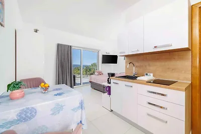 Studio mit Balkon und Klima