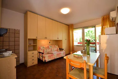 Studio with balcony and air conditioning
