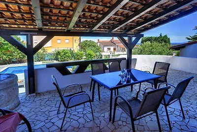 Villa mit Pool und Grill