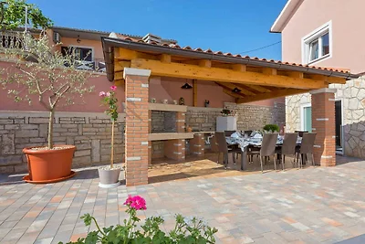 Ferienhaus Mit Pool und Wellnessbereich