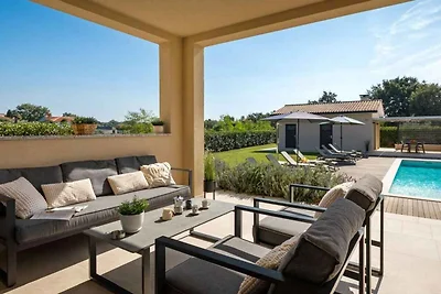 Villa mit Klimaanlage und Pool