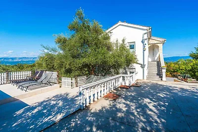 Ferienhaus mit Pool und Grill