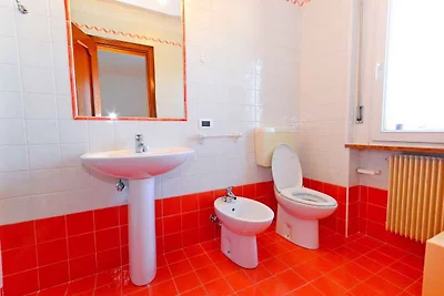 Ferienwohnung mit Balkon, Klimaanlage und