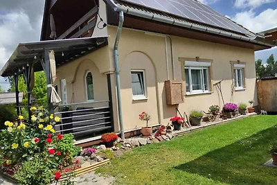 Ferienhaus mit Pool und Klimaanlage