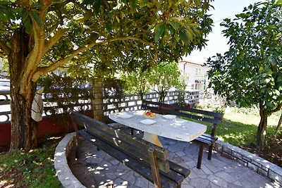 Ferienwohnung mit Garten in der Nähe des